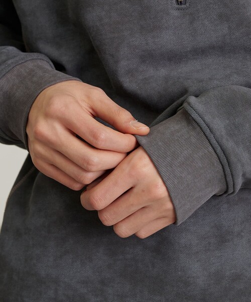 PUBLIC TOKYO（パブリックトウキョウ）の「ハーフジップフェードスウェット（スウェット・メンズ・ダークグレー/ベージュ・1/2）」の21枚目の写真