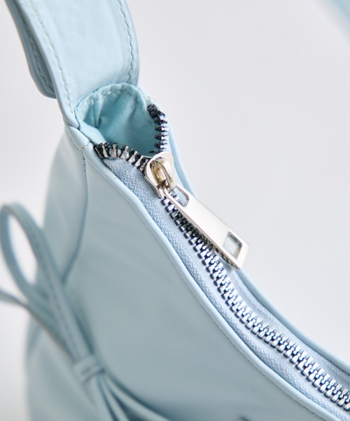 OLIVE des OLIVE(オリーブデオリーブ)の「ドロストホーボーバッグ(ショルダーバッグ・レディース・ダークブラウン/サックスブルー/ピンク/アイボリー・FREE)」の6枚目の写真