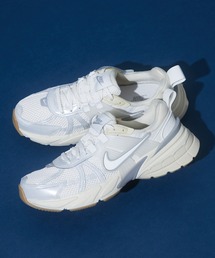NIKE（ナイキ）の「【NIKE meets LITTLE UNION TOKYO】FD0736-108 ﾅｲｷ ｳｨﾒﾝｽﾞ V2K RUN（スニーカー）」