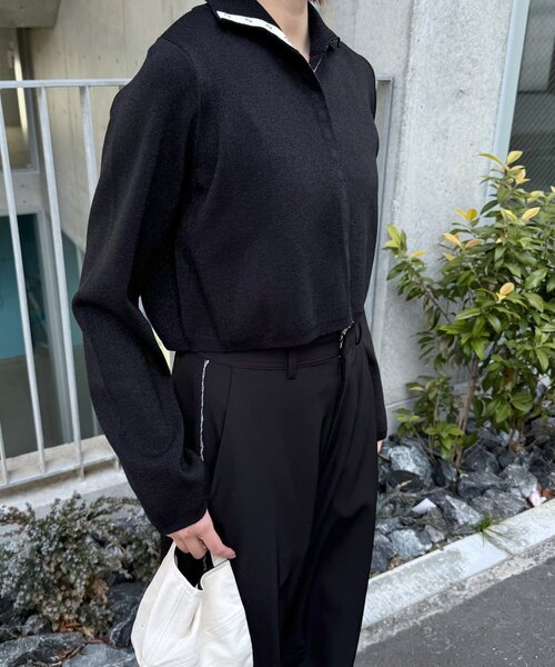 mline（エムライン）の「[mline]配色ハイネックニット（カーディガン/ボレロ・レディース・ブラック/オレンジ/グリーン/アイボリー・FREE）」の2枚目の写真