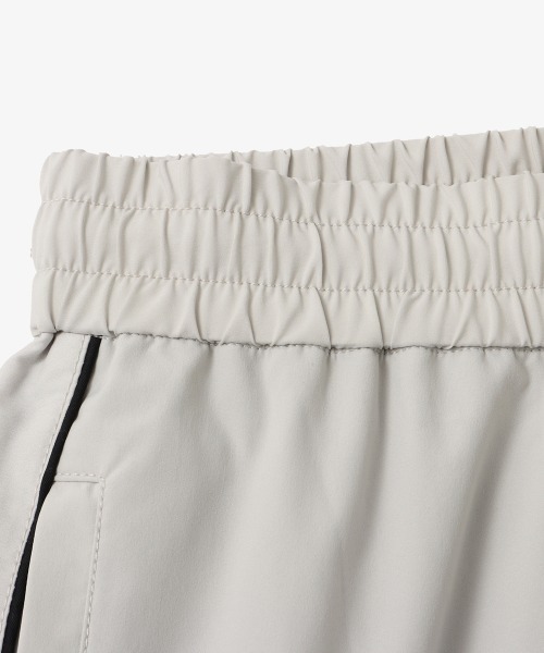 atmos（アトモス）の「atmos Gradation Line Track Pants / アトモス グラデーション ライン トラック パンツ（その他パンツ・メンズ・ブラック/グレー・M/L/XL）」の6枚目の写真