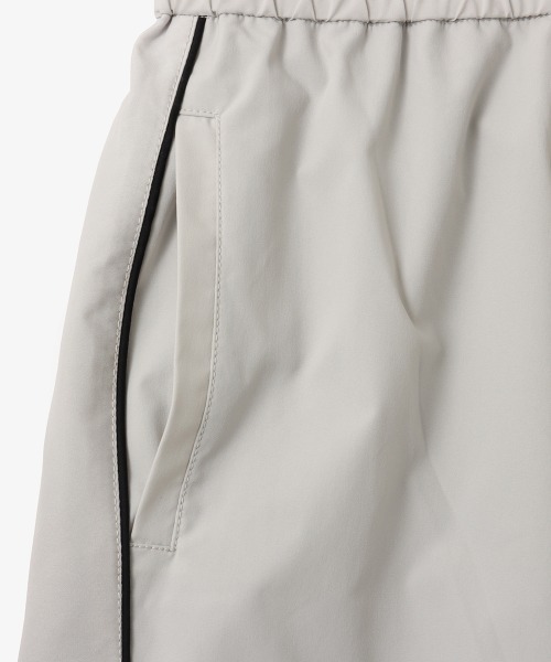 atmos（アトモス）の「atmos Gradation Line Track Pants / アトモス グラデーション ライン トラック パンツ（その他パンツ・メンズ・ブラック/グレー・M/L/XL）」の7枚目の写真