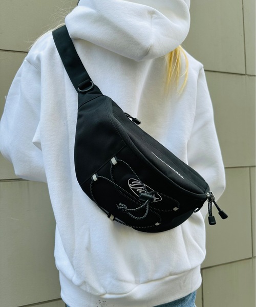 Dickies(ディッキーズ)の「Dickies / DK OVAL LOGO WAISTBAG / 80976800(ボディバッグ/ウエストポーチ・レディース・ブラック/ブルー/カモフラージュ/ブラック系その他・ONESIZE)」の9枚目の写真