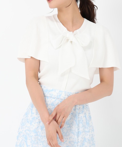 MISCH MASCH(ミッシュマッシュ)の「ボウタイケープ袖ニット(ニット/セーター・レディース・ブルー/ホワイト/イエロー・フリ-)」の2枚目の写真