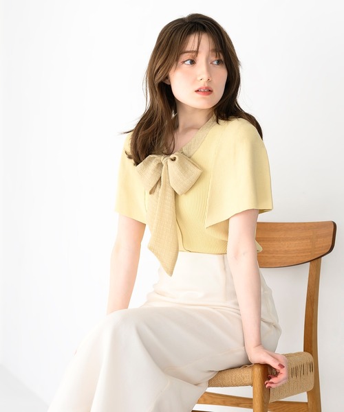 MISCH MASCH(ミッシュマッシュ)の「ボウタイケープ袖ニット(ニット/セーター・レディース・ブルー/ホワイト/イエロー・フリ-)」の6枚目の写真