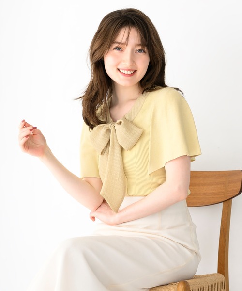MISCH MASCH(ミッシュマッシュ)の「ボウタイケープ袖ニット(ニット/セーター・レディース・ブルー/ホワイト/イエロー・フリ-)」の5枚目の写真
