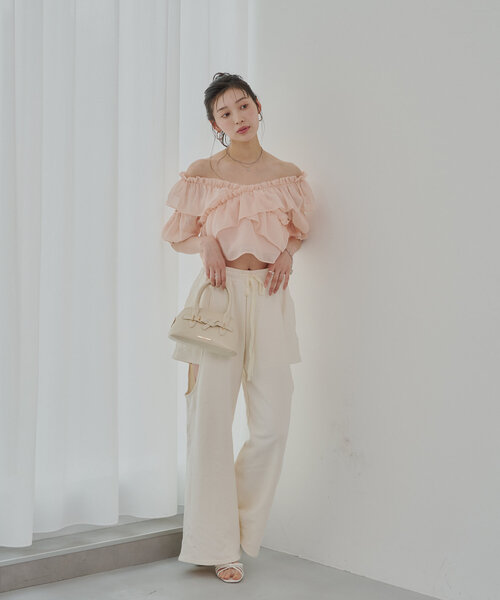Chico(チコ)の「【5色展開】シアーフラワーショルダースリットフリルブラウス(シャツ/ブラウス・レディース・ホワイト系その他2/ベージュ系その他2/ピンク/ネイビー/ホワイト・FREE)」の15枚目の写真