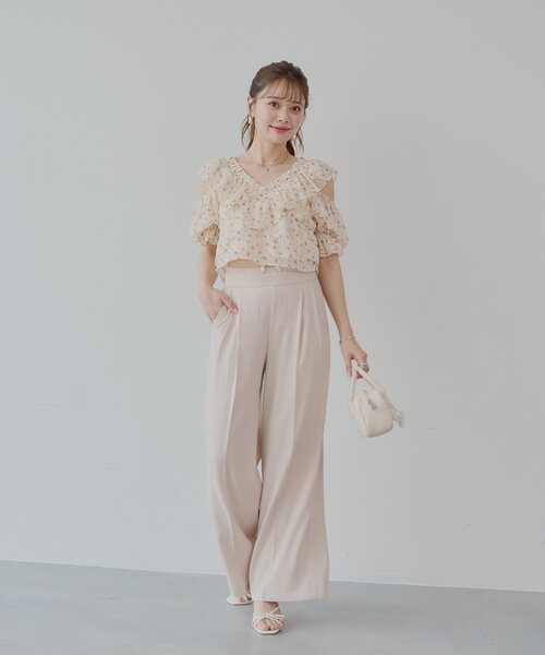 Chico(チコ)の「【5色展開】シアーフラワーショルダースリットフリルブラウス(シャツ/ブラウス・レディース・ホワイト系その他2/ベージュ系その他2/ピンク/ネイビー/ホワイト・FREE)」の21枚目の写真