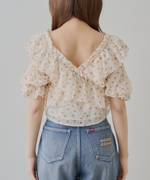Chico(チコ)の「【5色展開】シアーフラワーショルダースリットフリルブラウス(シャツ/ブラウス・レディース・ホワイト系その他2/ベージュ系その他2/ピンク/ネイビー/ホワイト・FREE)」の6枚目の写真