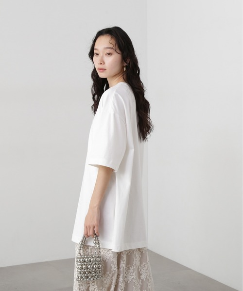 N.（N. Natural Beauty Basic）（エヌエヌナチュラルビューティーベーシック）の「オーバーサイズロゴＴ（Tシャツ/カットソー・レディース・チャコールグレー/オフホワイト・MEDIUM）」の8枚目の写真