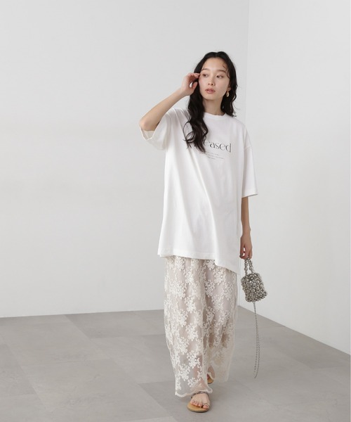 N.（N. Natural Beauty Basic）（エヌエヌナチュラルビューティーベーシック）の「オーバーサイズロゴＴ（Tシャツ/カットソー・レディース・チャコールグレー/オフホワイト・MEDIUM）」の3枚目の写真
