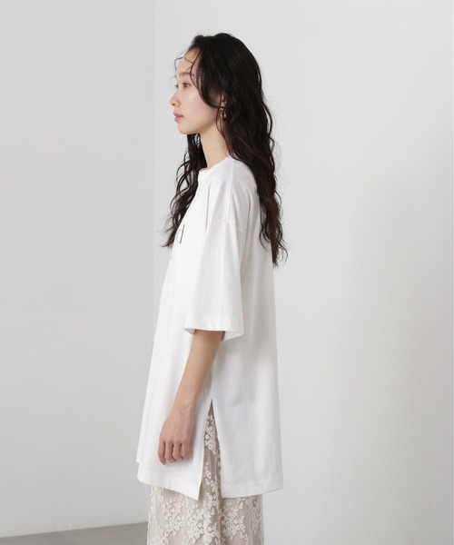 N.（N. Natural Beauty Basic）（エヌエヌナチュラルビューティーベーシック）の「オーバーサイズロゴＴ（Tシャツ/カットソー・レディース・チャコールグレー/オフホワイト・MEDIUM）」の20枚目の写真