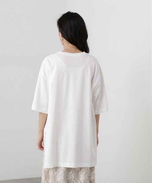 N.（N. Natural Beauty Basic）（エヌエヌナチュラルビューティーベーシック）の「オーバーサイズロゴＴ（Tシャツ/カットソー・レディース・チャコールグレー/オフホワイト・MEDIUM）」の19枚目の写真
