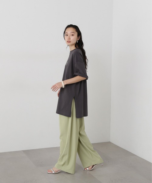 N.（N. Natural Beauty Basic）（エヌエヌナチュラルビューティーベーシック）の「オーバーサイズロゴＴ（Tシャツ/カットソー・レディース・チャコールグレー/オフホワイト・MEDIUM）」の11枚目の写真