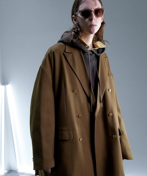 ENDER PRODUCTS（エンダープロダクツ）の「TRカルゼ ビッグシルエットピークドラペル金ボタンダブルテーラードジャケット【ENDER PRODUCTS/エンダープロダクツ】（テーラードジャケット・メンズ・キャメル・L）」の4枚目の写真