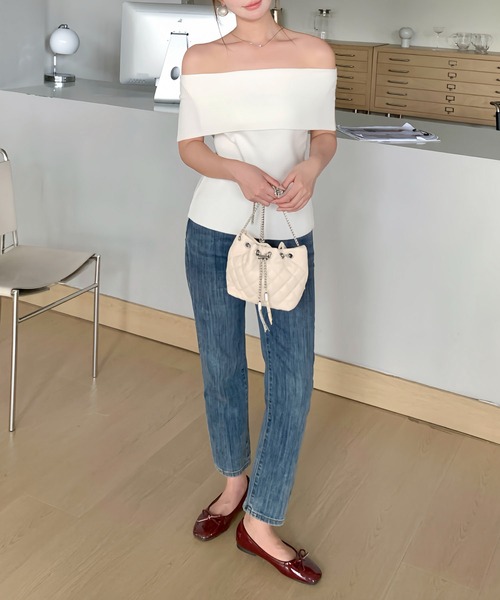 by LEGNA（バイレグナ）の「リブニット　ワンショル風　オフショルダーノースリニット（ニット/セーター・レディース・ブラック×ホワイト/ブラック/アイボリー/ホワイト×ブラック/杢グレー・FREE）」の10枚目の写真