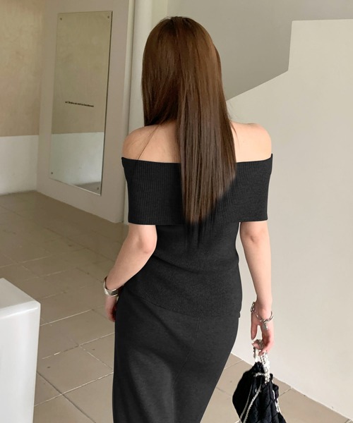 by LEGNA（バイレグナ）の「リブニット　ワンショル風　オフショルダーノースリニット（ニット/セーター・レディース・ブラック×ホワイト/ブラック/アイボリー/ホワイト×ブラック/杢グレー・FREE）」の14枚目の写真