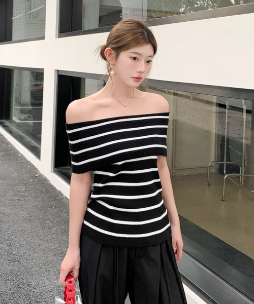 by LEGNA（バイレグナ）の「リブニット　ワンショル風　オフショルダーノースリニット（ニット/セーター・レディース・ブラック×ホワイト/ブラック/アイボリー/ホワイト×ブラック/杢グレー・FREE）」の17枚目の写真