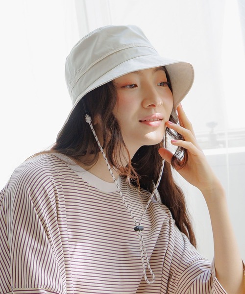 niko and...（ニコアンド）の「オリジナル撥水UVケアハット（ハット・レディース・オフホワイト/ブラック/その他1・FREE）」の2枚目の写真