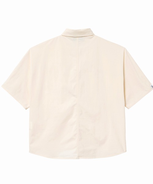 AIGLE(エーグル)の「UVカット 吸水速乾 オーバーサイズ半袖シャツ(シャツ/ブラウス・レディース・オフホワイト/ホワイト・38/36/40)」の8枚目の写真
