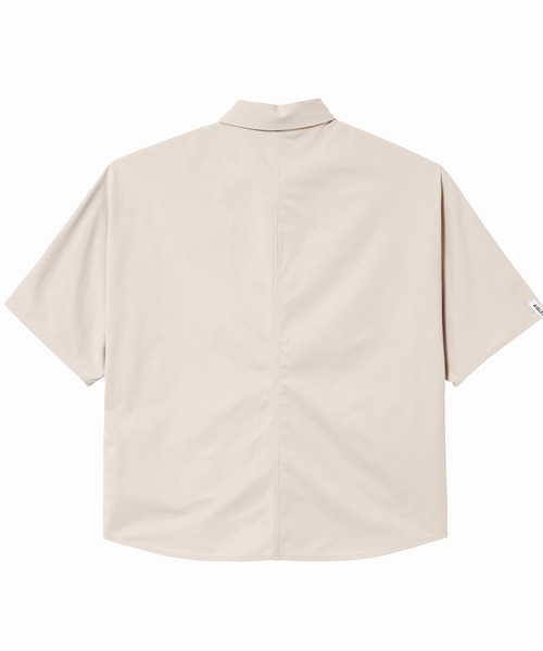 AIGLE(エーグル)の「UVカット 吸水速乾 オーバーサイズ半袖シャツ(シャツ/ブラウス・レディース・オフホワイト/ホワイト・38/36/40)」の16枚目の写真
