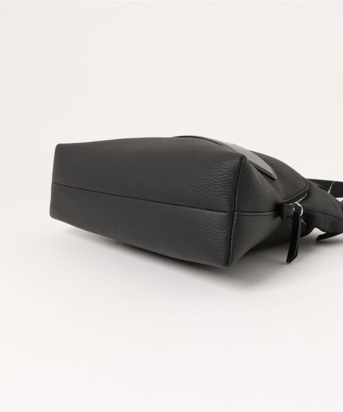 Maison Margiela(メゾンマルジェラ)の「Maison Margiela SOFT 5AC MULTIFUNCTION SMALL(ショルダーバッグ・メンズ・ブラック・FREE)」の3枚目の写真