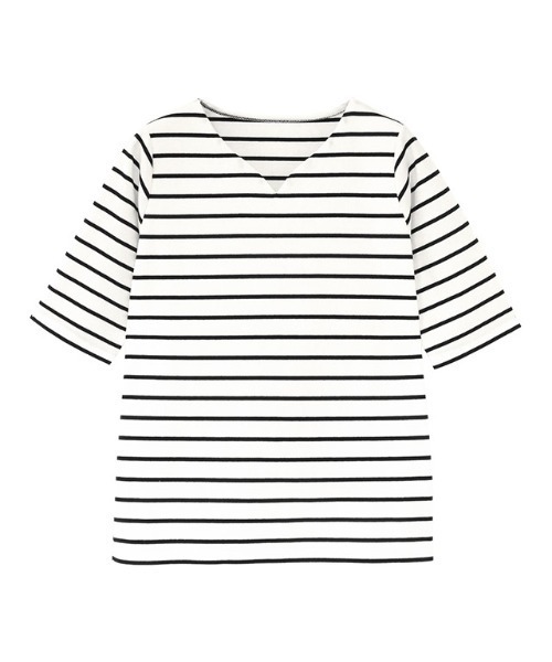 Pierrot(ピエロ)の「キーネック5分袖テレコリブカットソー(Tシャツ/カットソー・レディース・ブラック/ライトグレー/オフホワイト/ネイビー/チャコール/ライトベージュ/チャコールグレー/レッド系その他/ブラック×ホワイト・LL/M/L)」の3枚目の写真