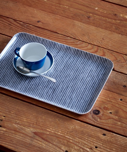 fog linen work（フォグリネンワーク）の「fog（フォグ） リネンコーティングトレイ M（キッチンツール・レディース・ブルー/レッド/チェック/ホワイト×グレー/グレー×ホワイト/ホワイト×レッド/ブラック×レッド/ホワイト×ブルー/ホワイト×ネイビー/A/B/C/E/ナチュラル/グレー系その他/グリーン系その他/イエロー系その他/ブラウン系その他/レッド系その他/ネイビー系/ネイビー系1/グリーン系その他2/ピンク系その他/ブルー系その他/ブルー系その他2/ブルー系その他3/パープル/イエロー/ピンク・ONE SIZE）」の7枚目の写真