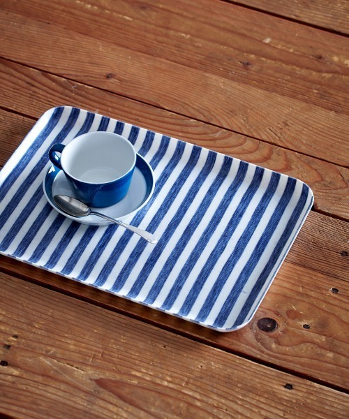 fog linen work（フォグリネンワーク）の「fog（フォグ） リネンコーティングトレイ M（キッチンツール・レディース・ブルー/レッド/チェック/ホワイト×グレー/グレー×ホワイト/ホワイト×レッド/ブラック×レッド/ホワイト×ブルー/ホワイト×ネイビー/A/B/C/E/ナチュラル/グレー系その他/グリーン系その他/イエロー系その他/ブラウン系その他/レッド系その他/ネイビー系/ネイビー系1/グリーン系その他2/ピンク系その他/ブルー系その他/ブルー系その他2/ブルー系その他3/パープル/イエロー/ピンク・ONE SIZE）」の16枚目の写真