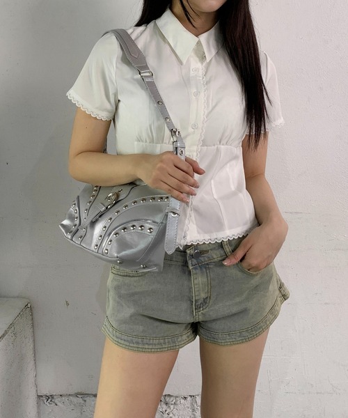 lilful(リルフル)の「【ネクタイ付き】コンパクトパフスリーブレースブラウス スカラップレース(シャツ/ブラウス・レディース・ホワイト・M/L)」の6枚目の写真