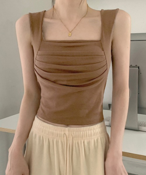 Miniministore(ミニミニストア)の「カップ付き タンクトップ スクエアネック(キャミソール・レディース・ブラック/ブラウン/ホワイト/ダークグレー・FREE)」の4枚目の写真