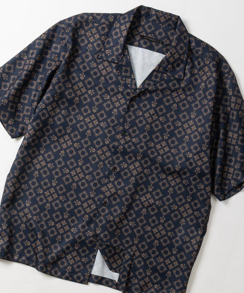 JOHN'S CLOSET(ジョンズクローゼット)の「【3】とろみジョーゼット マルチパターン 総柄レギュラーカラーシャツ ストレッチ/接触冷感/吸水速乾/UVカット/新色追加(シャツ/ブラウス・メンズ・その他1/その他2/その他3/その他5/その他4/その他6/その他7/その他8・MEDIUM/LARGE/X-LARGE)」の4枚目の写真