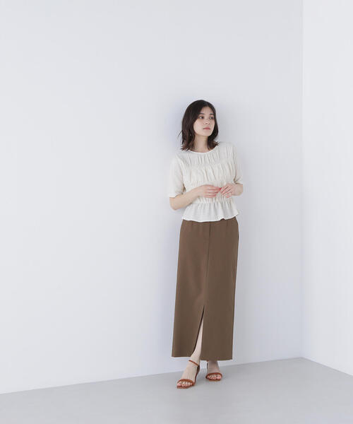 NATURAL BEAUTY BASIC（ナチュラルビューティーベーシック）の「◇シャーリングペプラムカットソー半袖（Tシャツ/カットソー・レディース・オフホワイト/ダークブラウン/ラベンダー・FREE）」の5枚目の写真