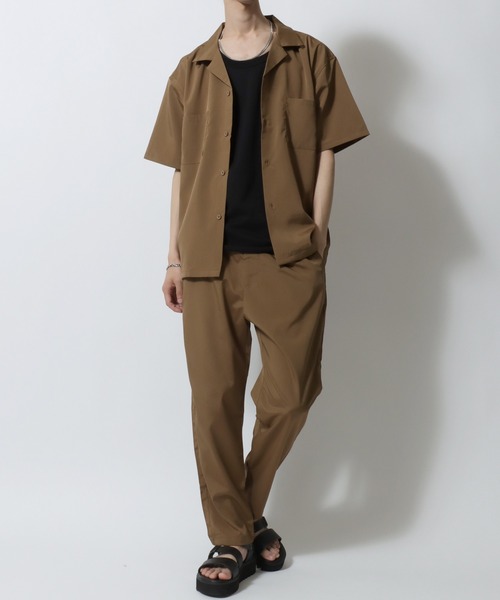 SITRY(シトリー)の「Open Collarr Shirt & Tapered Trousers/ポリストレッチ オープンカラーシャツ&テーパードパンツ セットアップ 上下セット(セットアップ・メンズ・チャコール/ブラック/ベージュ/ネイビー・M/L/XL)」の4枚目の写真