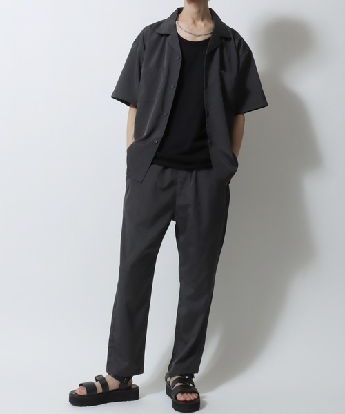 SITRY(シトリー)の「Open Collarr Shirt & Tapered Trousers/ポリストレッチ オープンカラーシャツ&テーパードパンツ セットアップ 上下セット(セットアップ・メンズ・チャコール/ブラック/ベージュ/ネイビー・M/L/XL)」の3枚目の写真