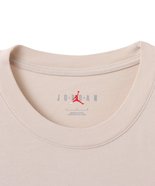 JORDAN BRAND(ジョーダンブランド)の「JORDAN BRAND M J FLT ESS WSH 85 SS CRW / ジョーダン ブランド ジョーダン フライト エッセンシャル WSH 85 S/S クルー / NIKE【SP】(Tシャツ/カットソー・メンズ・グレー/アイボリー・S/M/L/XL/XXL)」の7枚目の写真