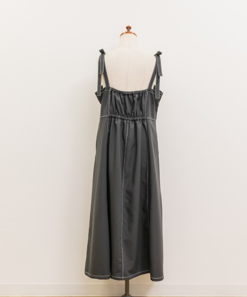 CLETTE(クレット)の「肩リボン配色ステッチワンピース(ワンピース・レディース・ベージュ/ブラック/チャコールグレー・LL/3L/4L)」の16枚目の写真