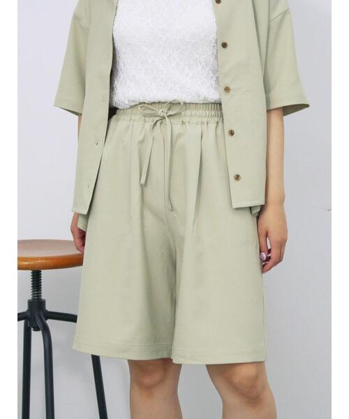 ehka sopo(エヘカソポ)の「イージーショートパンツ(その他パンツ・レディース・グリーン/ベージュ/グレー・F)」の3枚目の写真