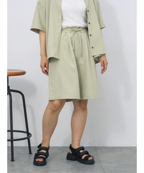 ehka sopo(エヘカソポ)の「イージーショートパンツ(その他パンツ・レディース・グリーン/ベージュ/グレー・F)」の4枚目の写真