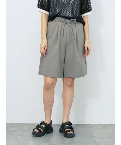 ehka sopo(エヘカソポ)の「イージーショートパンツ(その他パンツ・レディース・グリーン/ベージュ/グレー・F)」の19枚目の写真