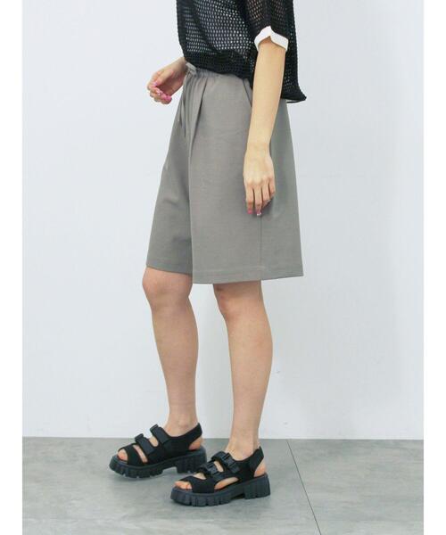 ehka sopo(エヘカソポ)の「イージーショートパンツ(その他パンツ・レディース・グリーン/ベージュ/グレー・F)」の20枚目の写真
