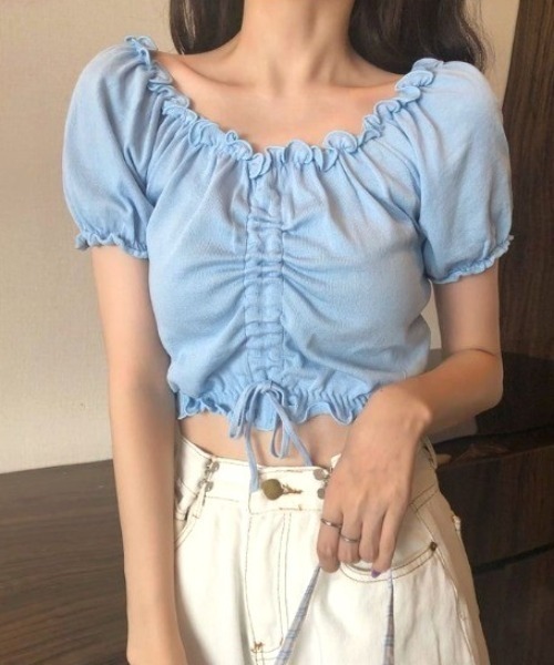 SHEENA(シーナ)の「【2way】フロントドロストメロウフリルニットトップス(Tシャツ/カットソー・レディース・イエロー/ラベンダー/ホワイト/ピンク/ブラック/ライトブルー・M)」の4枚目の写真
