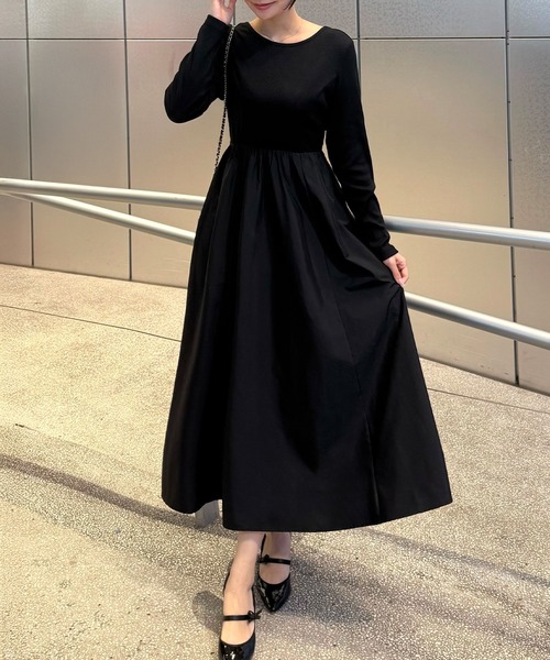 junoah(ジュノア)の「異素材ドッキングバックオープンワンピース(ワンピース・レディース・ライトベージュ/チャコール/ブラック・MEDIUM/SMALL/LARGE)」の2枚目の写真