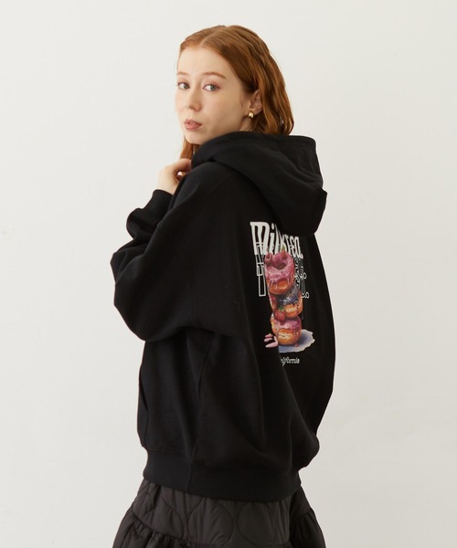 MILKFED.(ミルクフェド)の「DONUTS LOGO SWEAT HOODIE(パーカー・レディース・オフホワイト/ライトブルー/ブラック・M/L)」の6枚目の写真