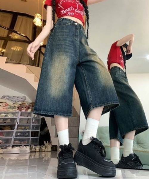 yuue' ( wear )（ユーイ）の「ウォッシュ加工バギーハーフデニムパンツ（デニムパンツ・レディース・ブラック/ブルー系その他/ブルー/ホワイト/ライトブルー・L/M/S）」の6枚目の写真