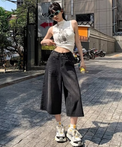 yuue' ( wear )（ユーイ）の「ウォッシュ加工バギーハーフデニムパンツ（デニムパンツ・レディース・ブラック/ブルー系その他/ブルー/ホワイト/ライトブルー・L/M/S）」の22枚目の写真