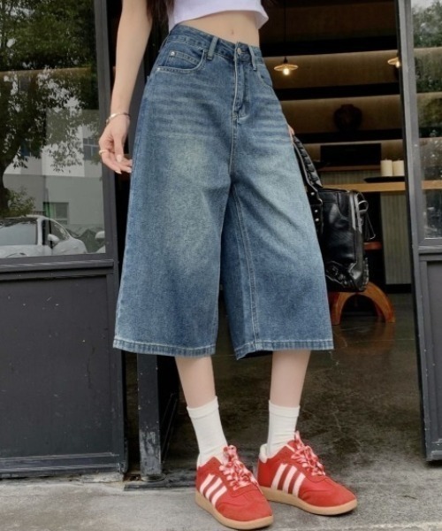 yuue' ( wear )（ユーイ）の「ウォッシュ加工バギーハーフデニムパンツ（デニムパンツ・レディース・ブラック/ブルー系その他/ブルー/ホワイト/ライトブルー・L/M/S）」の16枚目の写真