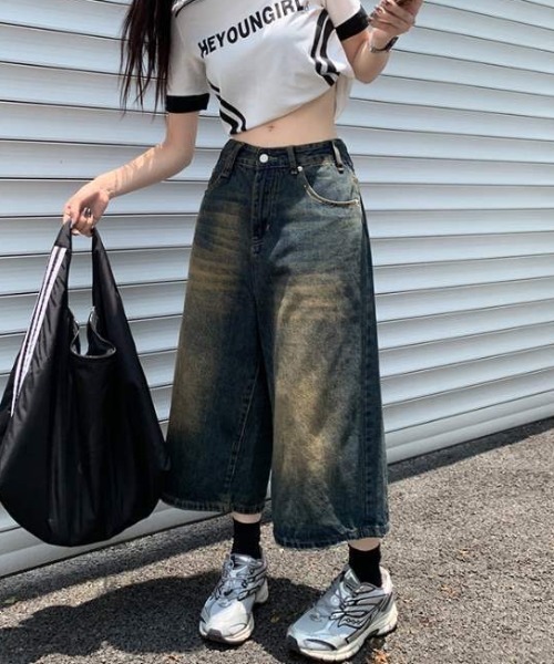 yuue' ( wear )（ユーイ）の「ウォッシュ加工バギーハーフデニムパンツ（デニムパンツ・レディース・ブラック/ブルー系その他/ブルー/ホワイト/ライトブルー・L/M/S）」の12枚目の写真