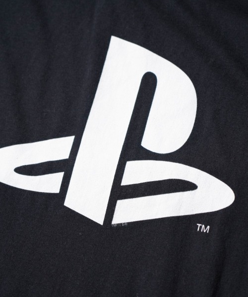 THRIFTY LOOK（スリフティールック）の「THRIFTY LOOK / スリフティールック THRIFTY "PlayStation" TEE プレイステーション ユーズド加工 Tシャツ ゲームTシャツ（Tシャツ/カットソー・メンズ・ブラック/ブラック系その他/ブラック系その他2・X-LARGE/LARGE）」の4枚目の写真