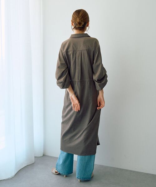 YECCA VECCA（イェッカヴェッカ）の「【UVカット】2way袖バルーンワンピース（シャツワンピース・レディース・チャコールグレー/ダークグリーン/オレンジ/ベージュ・FREE）」の15枚目の写真